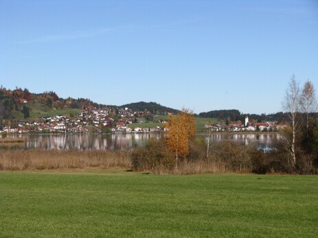 Blick nach Hopfen am See