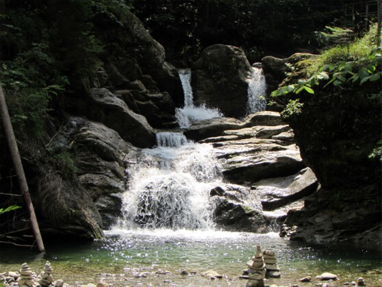 Wasserfall im Ostertal-Tobel bei Gunzesried im Oberallgäu