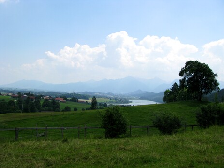 Blick über den Weißensee im Ostallgäu